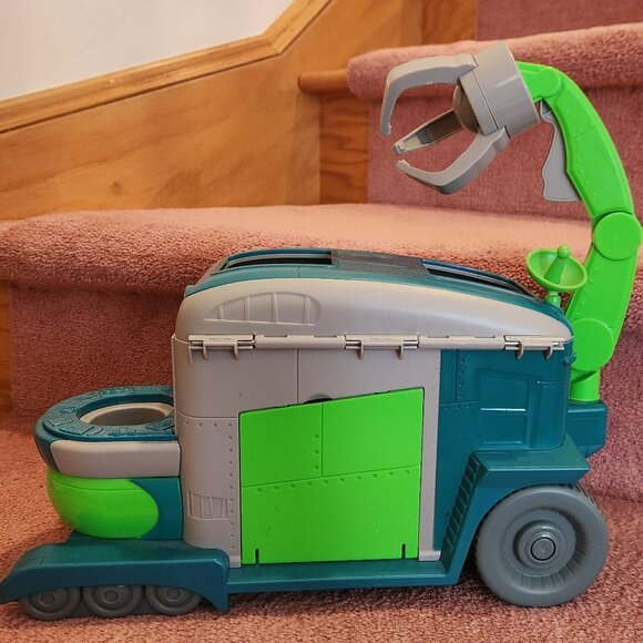 PJ Masks Romeo's Lab Playset - Picture 2 of 6